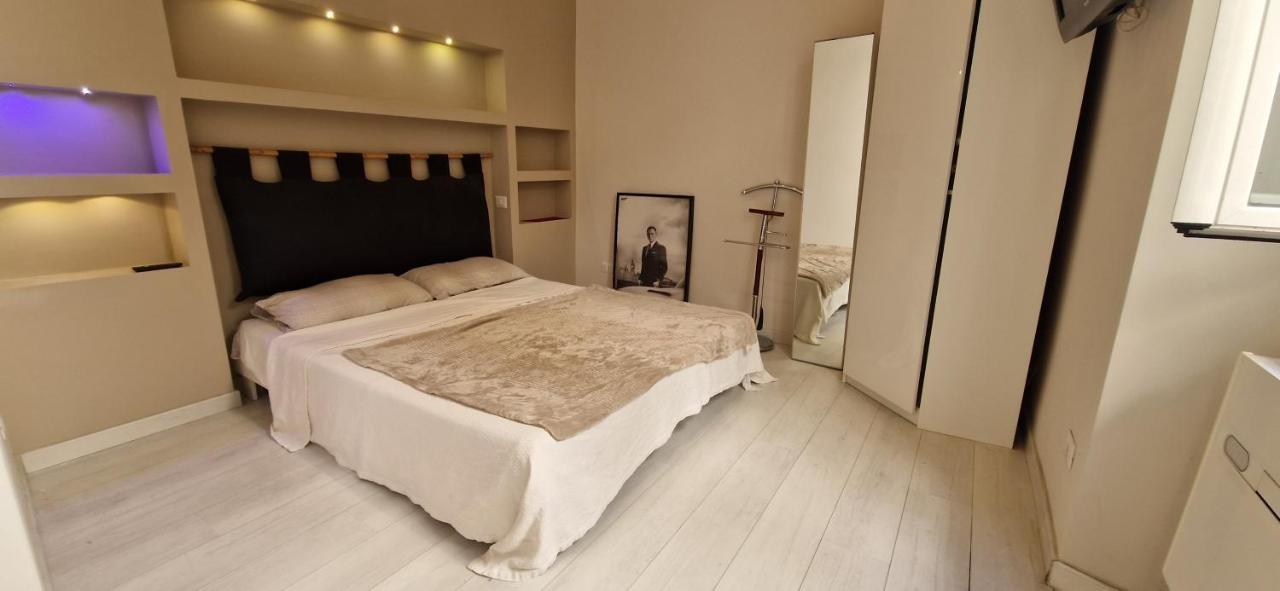 Savelli Apartment Old Town - Near Navona Place — Photos 2